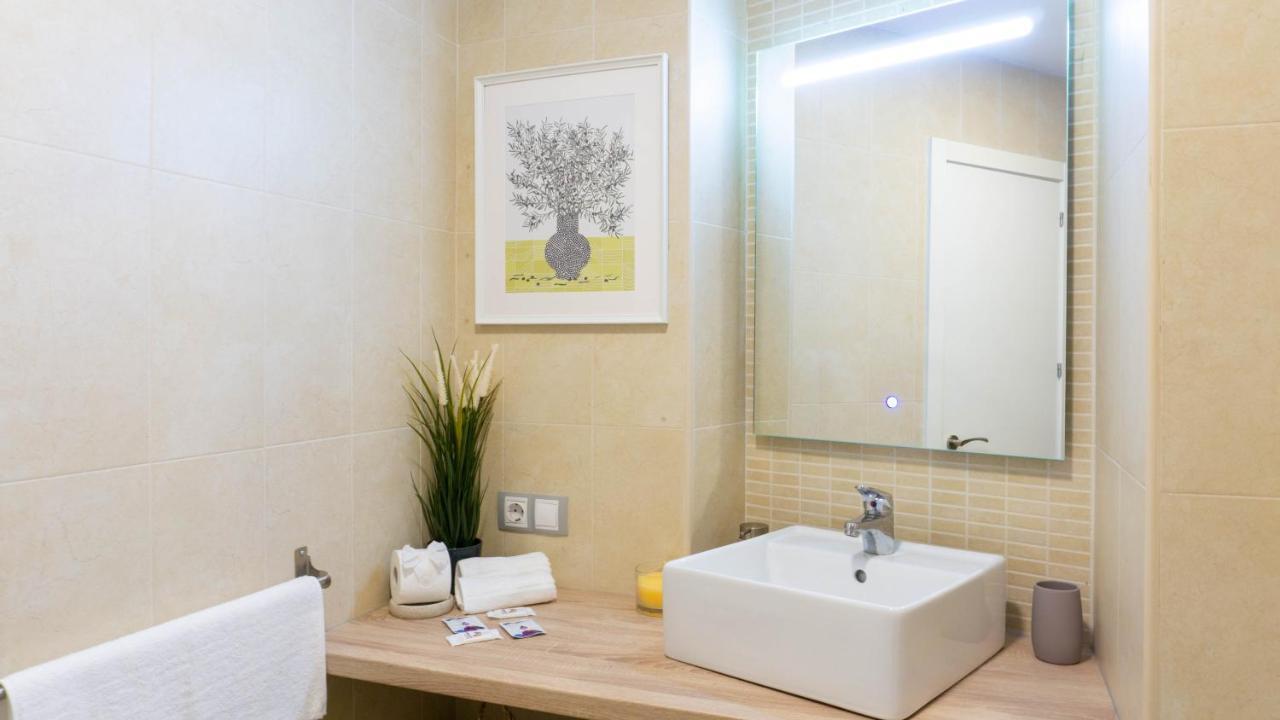 Apartment Dos Aceras Malaga Bagian luar foto