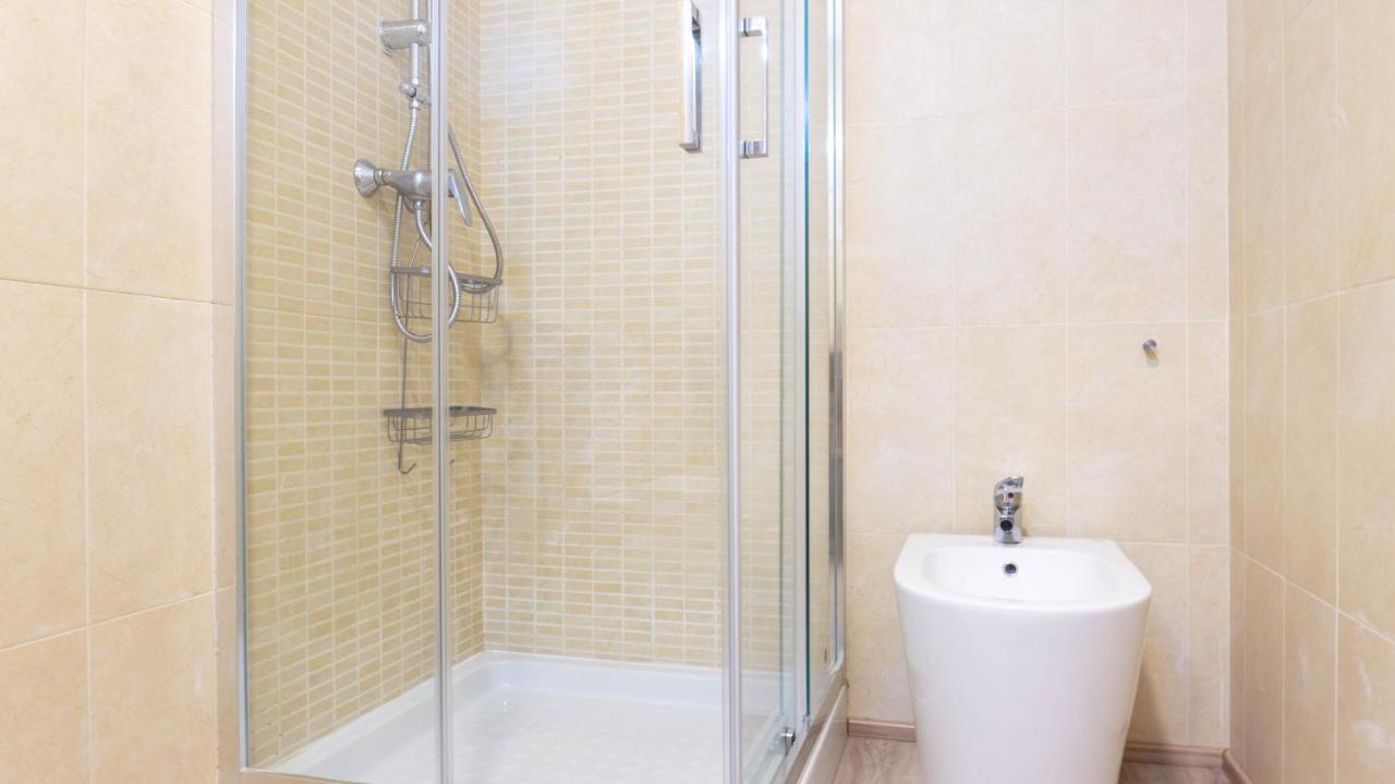 Apartment Dos Aceras Malaga Bagian luar foto